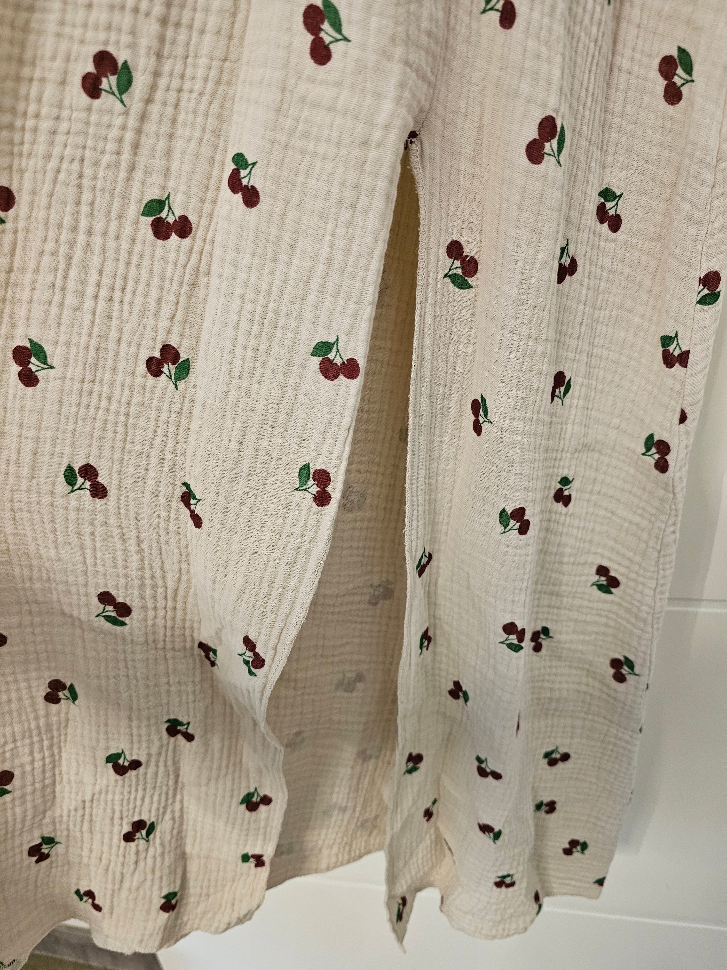 Musselinkleid Cherry mit Schlitz Beige