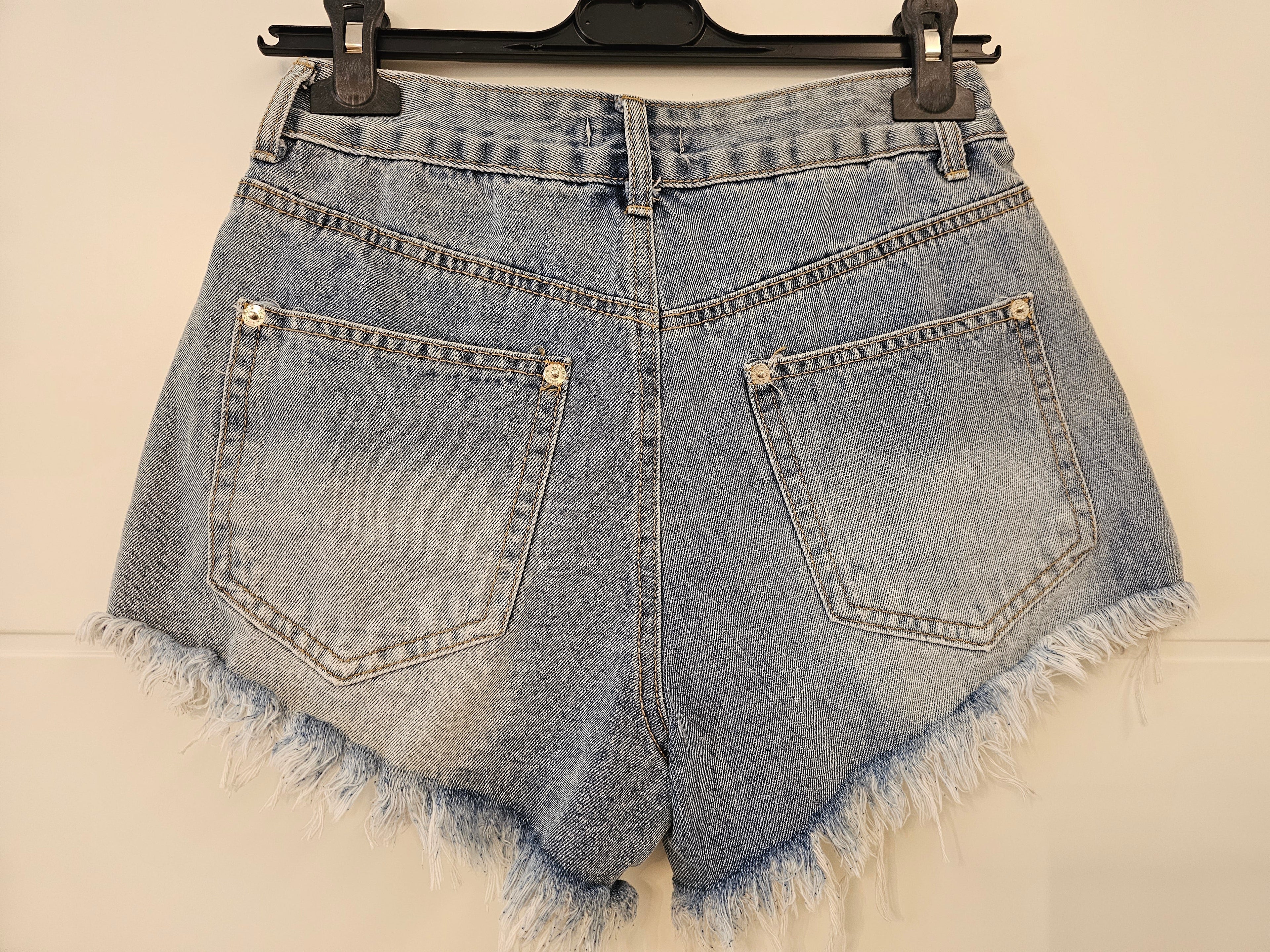 Jeans Shorts Cherry